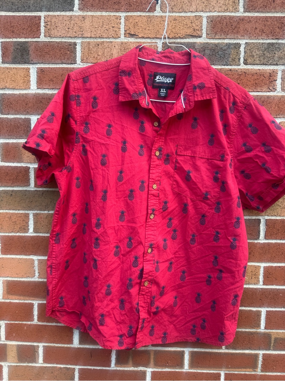 Plugg Men’s XL Red Pineapple Print 100% Cotton Short Sleeve Button Up Shirt